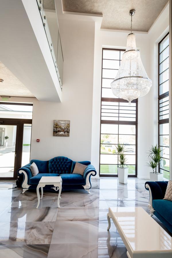 J'Adore Boutique Hotel Lugoj Exterior photo